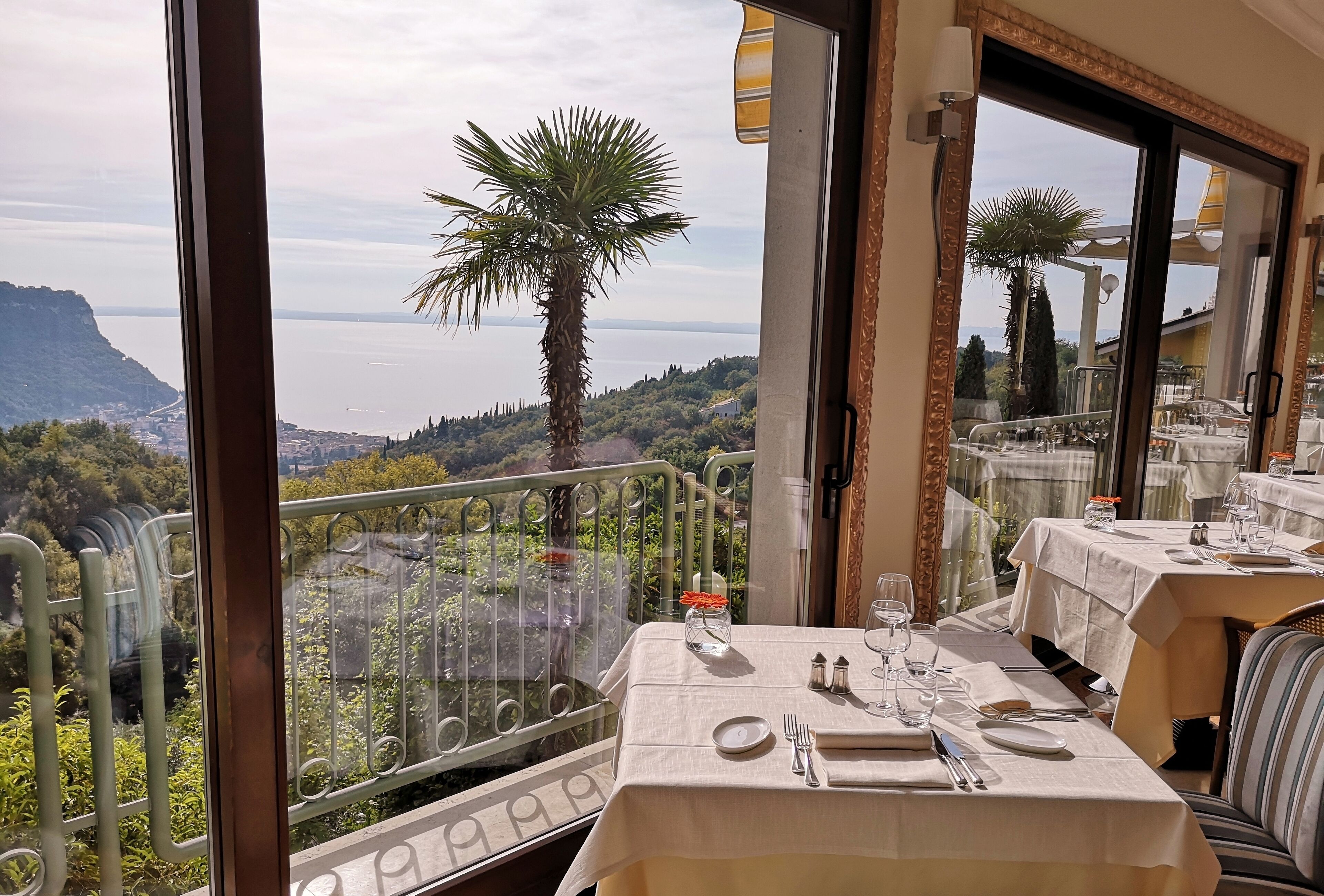 Petit déjeuner et dîner servis sur place, spécialités Cuisine locale