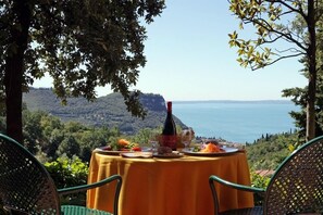 1 bedroom, in-room safe, desk, cots/infant beds - Residence Madrigale (Costermano sul Garda)