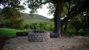 The Pottery Cottage | Terrace/patio
