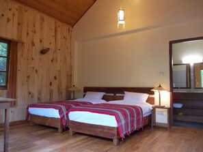 Minibar, in-room safe, desk, free WiFi - Thitaw Lay House B & B (Kalaw)