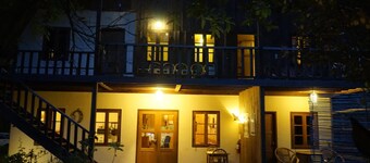 Thitaw Lay House B & B