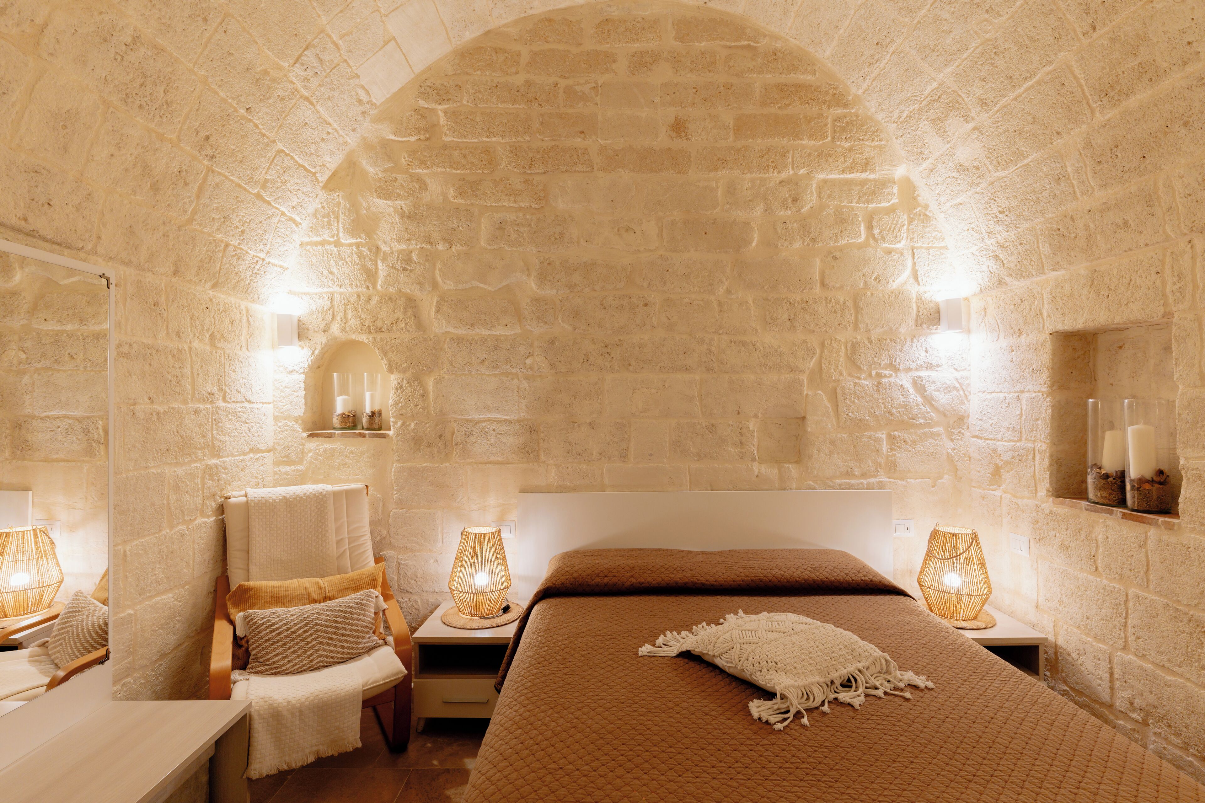 standard room | 1 bedroom, minibar, desk, blackout curtains