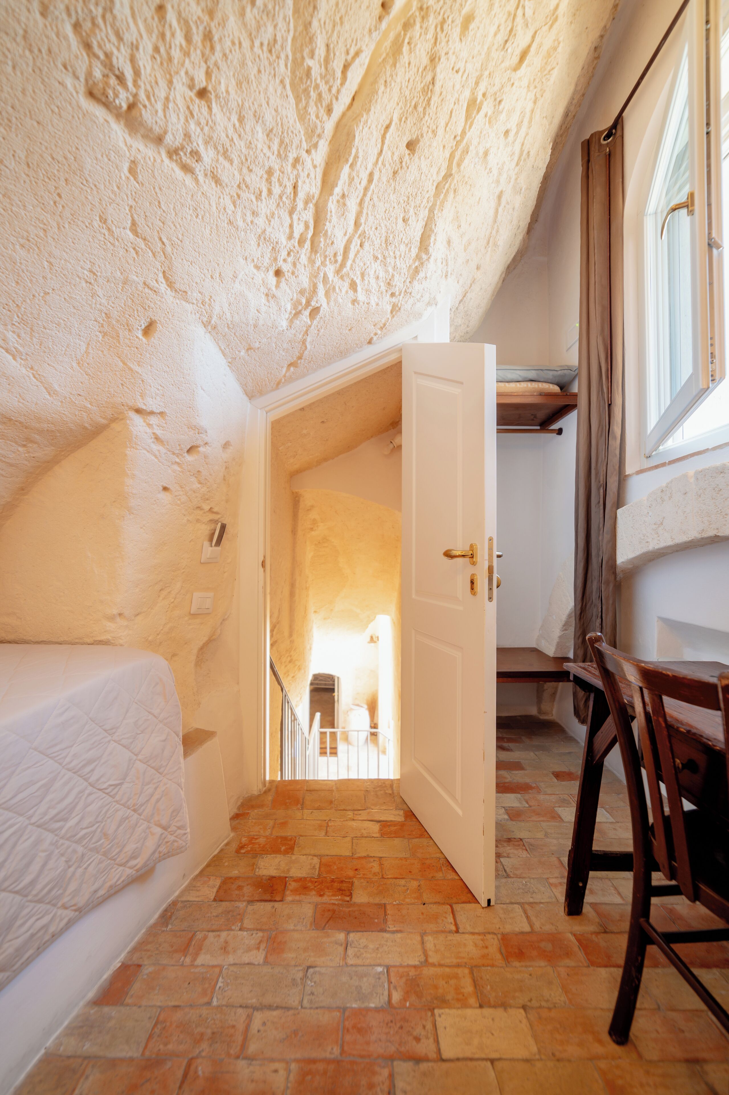 economy single room | 1 bedroom, minibar, desk, blackout curtains