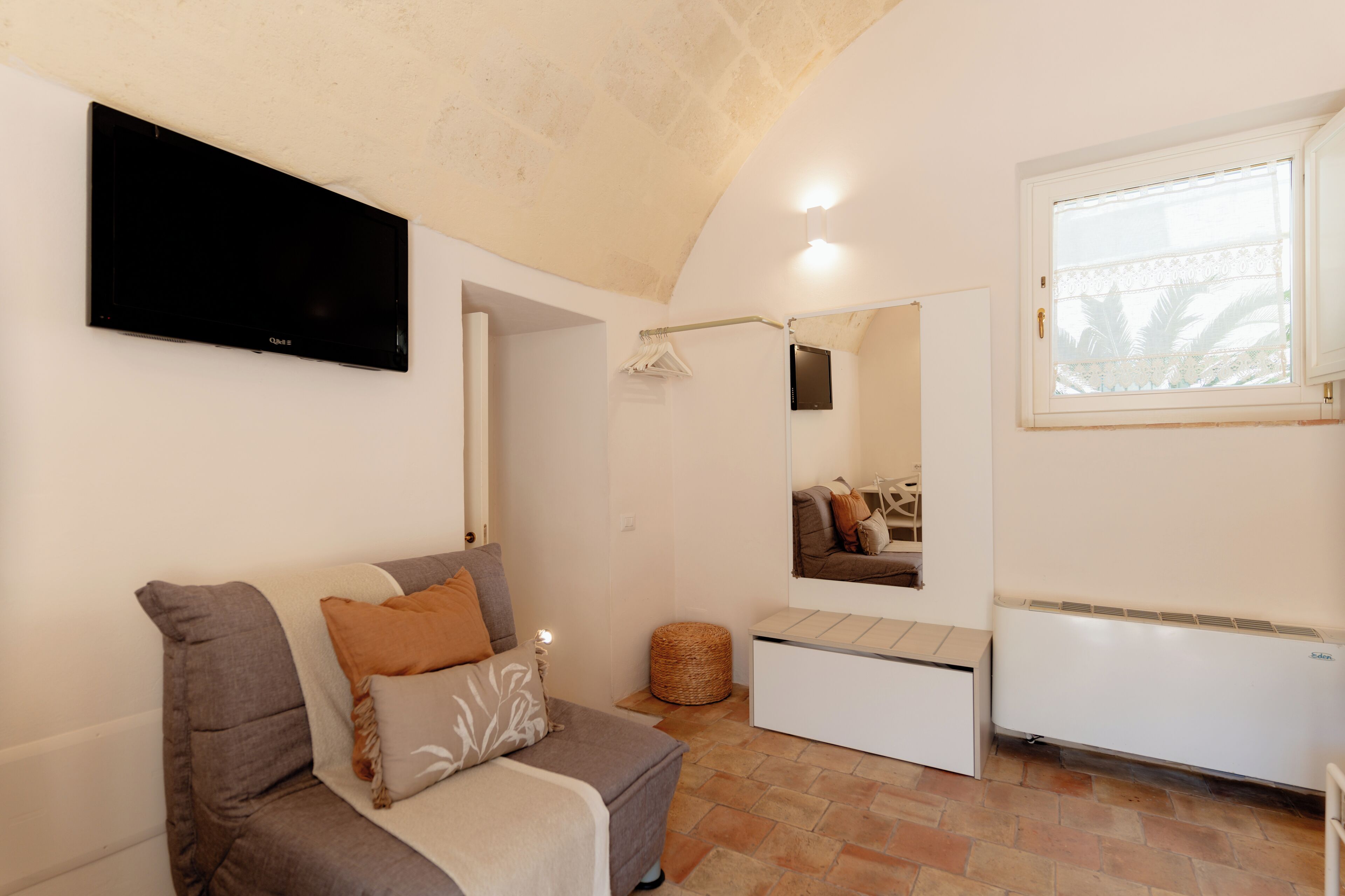 standard room | 1 bedroom, minibar, desk, blackout curtains