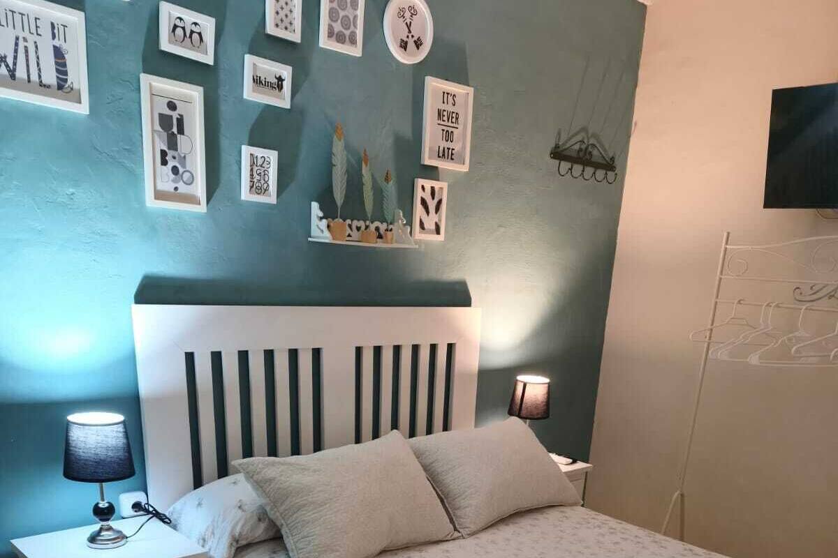 Double Room, 1 Double Bed, Ensuite | Down comforters, WiFi (free), bed sheets