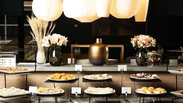 Desayuno buffet entre semana (con cargo)