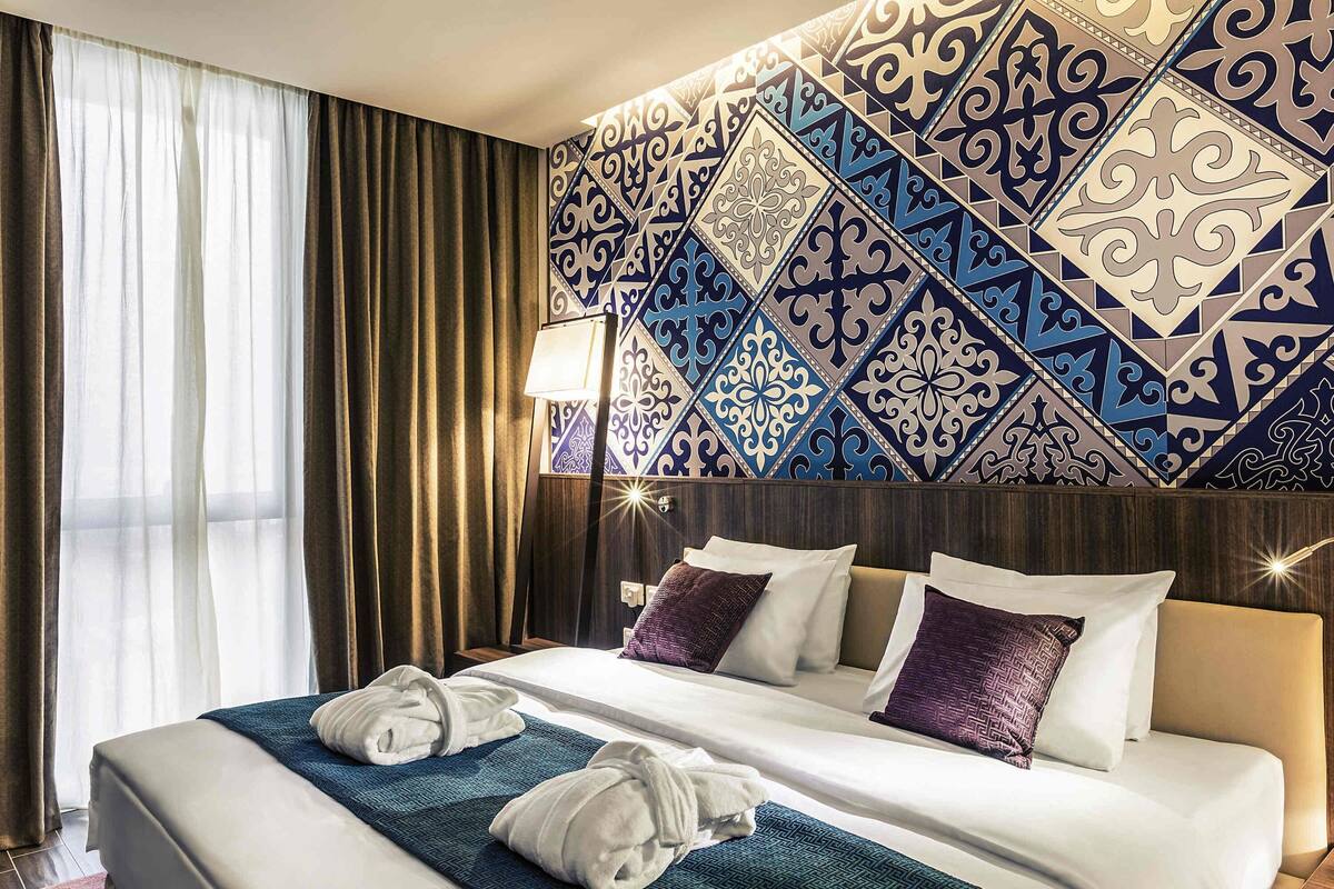 Ropa de cama de alta calidad y artículos del minibar gratis 