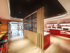 Desayuno buffet diario (CNY 25 por persona)