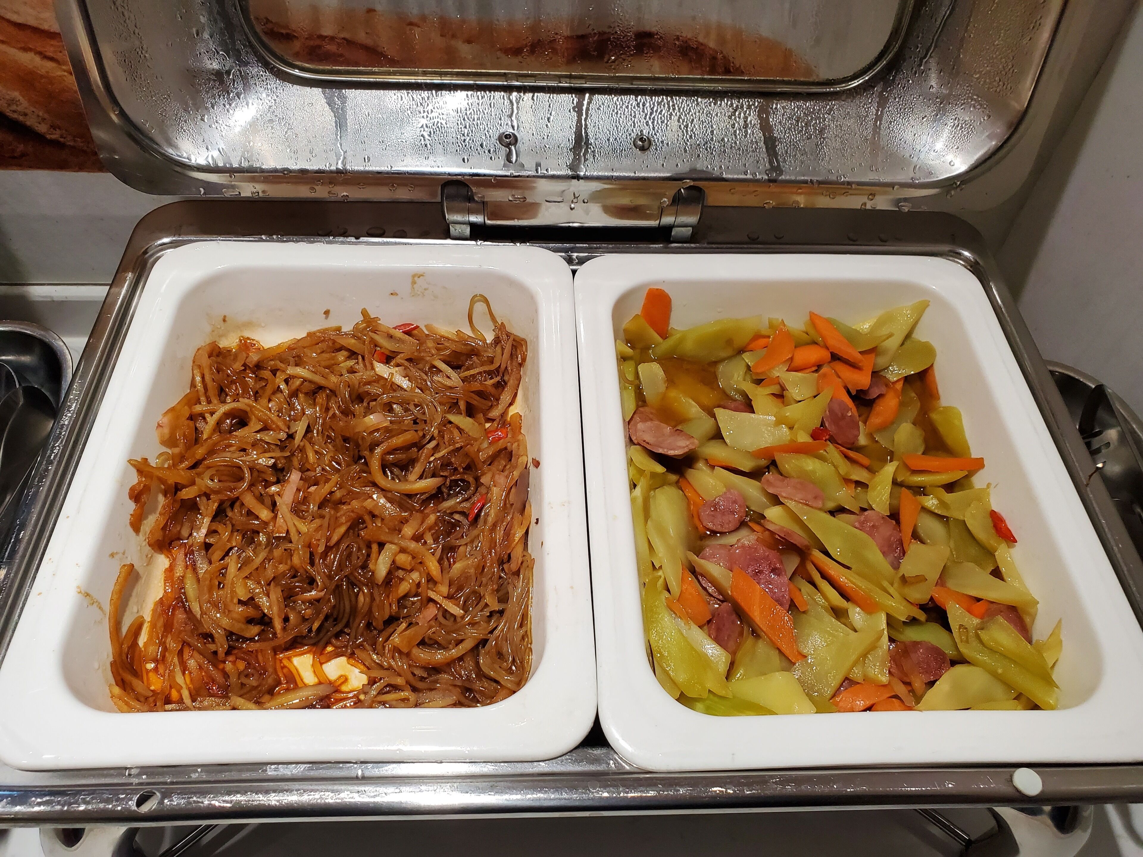 daily buffet breakfast (cny 29 per person)