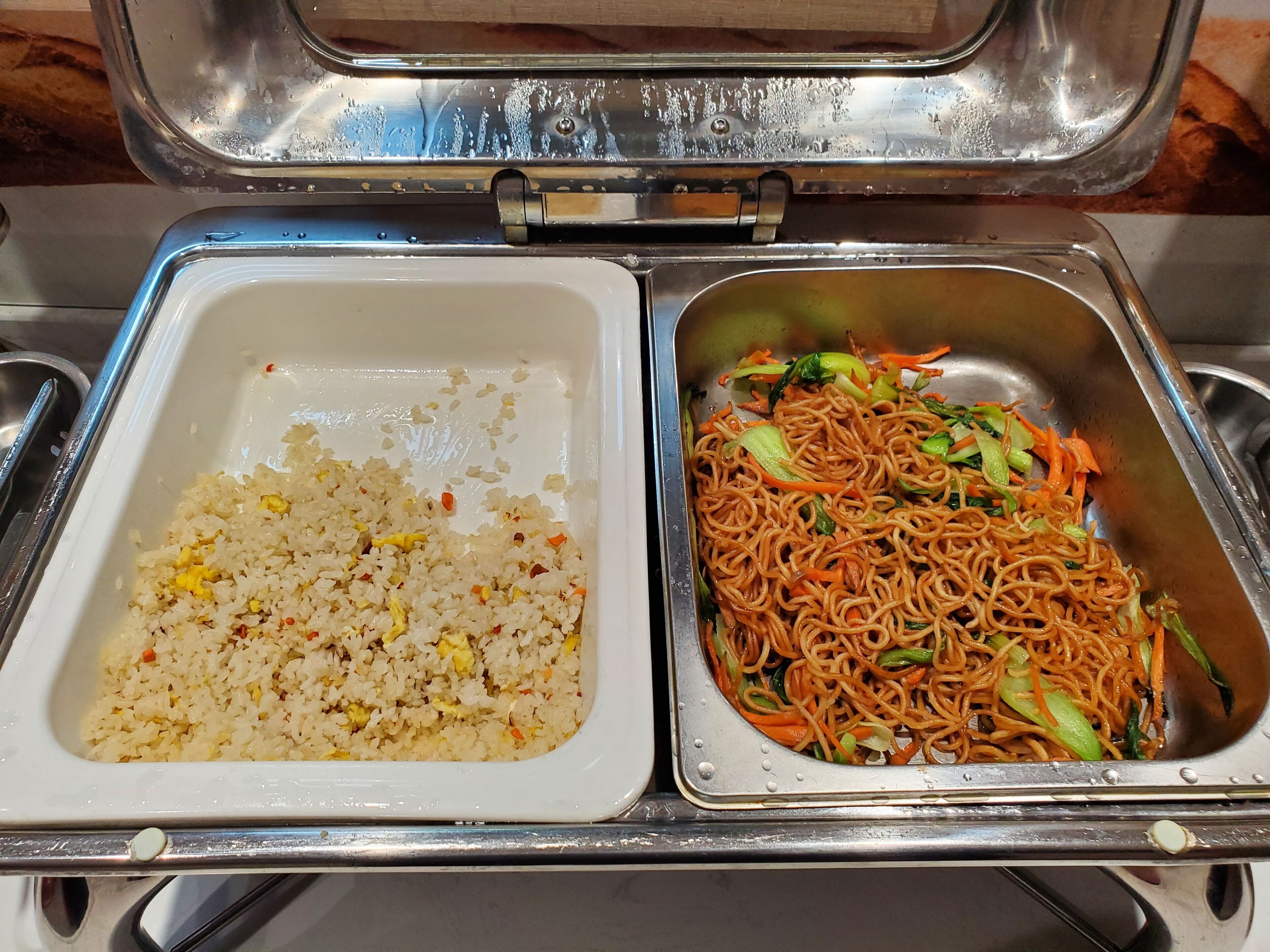 daily buffet breakfast (cny 29 per person)