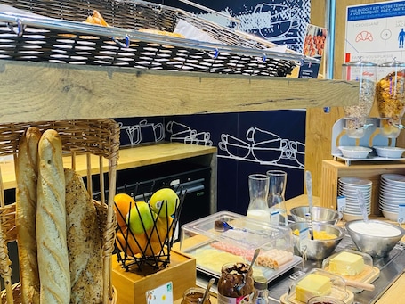 Daily buffet breakfast (EUR 9.90 per person)