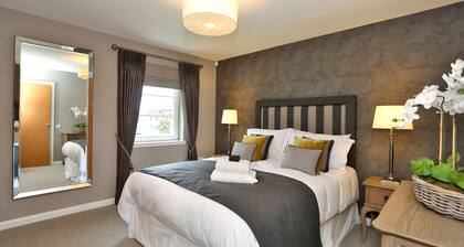 Town & Country Apartments -Priory Park