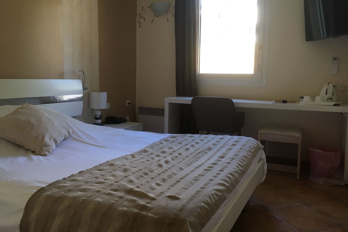 Premium bedding, desk, blackout curtains, soundproofing