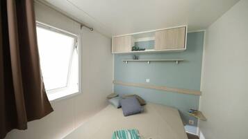 Comfort Mobile Home, 2 Bedrooms | Individually decorated, individually furnished, free WiFi, bed sheets