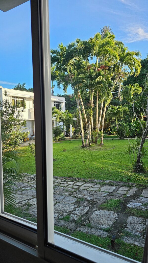 Bungalow Confort, 1 cama matrimonial, Terraza, en el área del jardín | 1 habitación y ropa de cama de alta calidad 