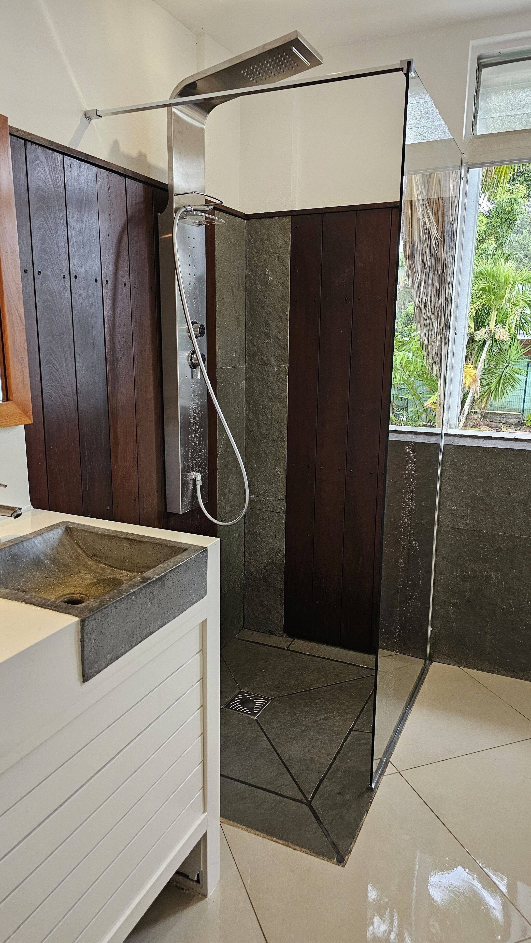 Elite Double Room, 1 Double Bed, Non Smoking, Private Bathroom | Bathroom | Eco-friendly toiletries, hair dryer, towels, toilet paper
