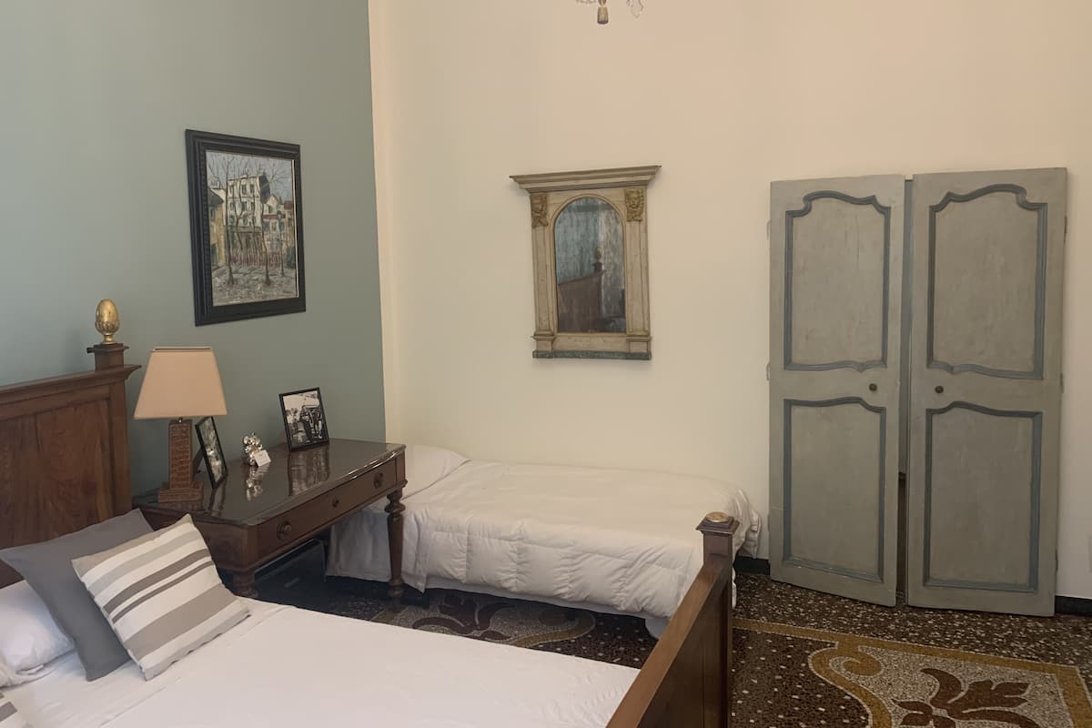 Camera con letto matrimoniale o 2 letti singoli | Biancheria da letto di alta qualità, copriletto in piuma