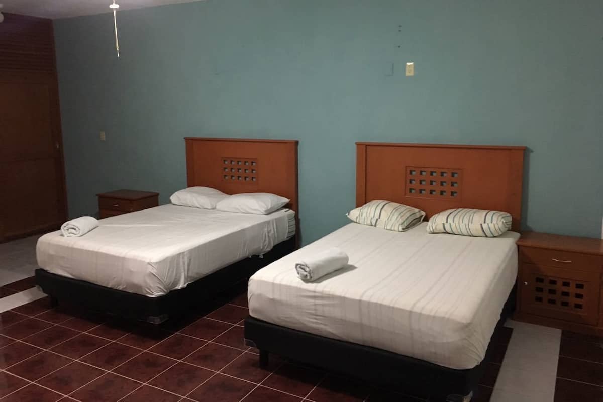 Doppelzimmer, 2 Queen-Betten | Kostenloses WLAN
