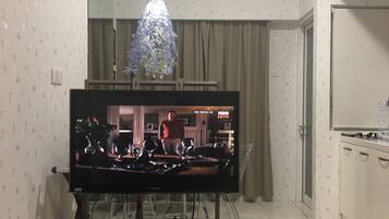 Economy Apartment, 2 Bedrooms, City View | Television