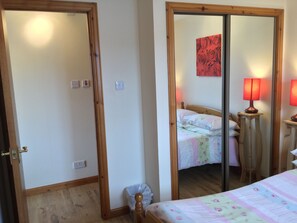 1 bilik tidur, dihias secara berasingan 