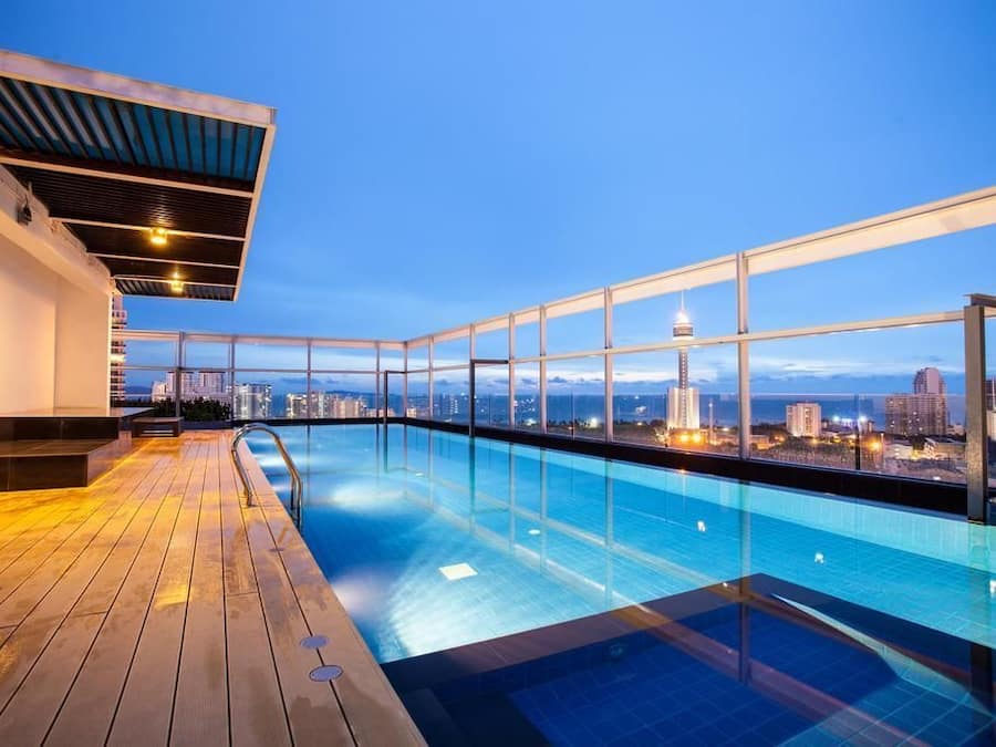 Outdoor pool, pool umbrellas, sun loungers