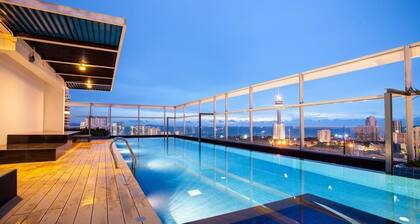 Simply Comfy Apartment by Patsamon