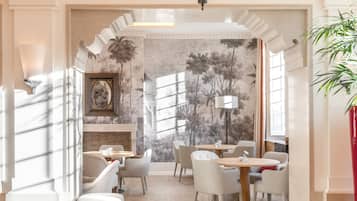 Spécialités Cuisine italienne, vue sur la piscine