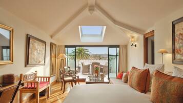 Free minibar, in-room safe, soundproofing, free cribs/infant beds