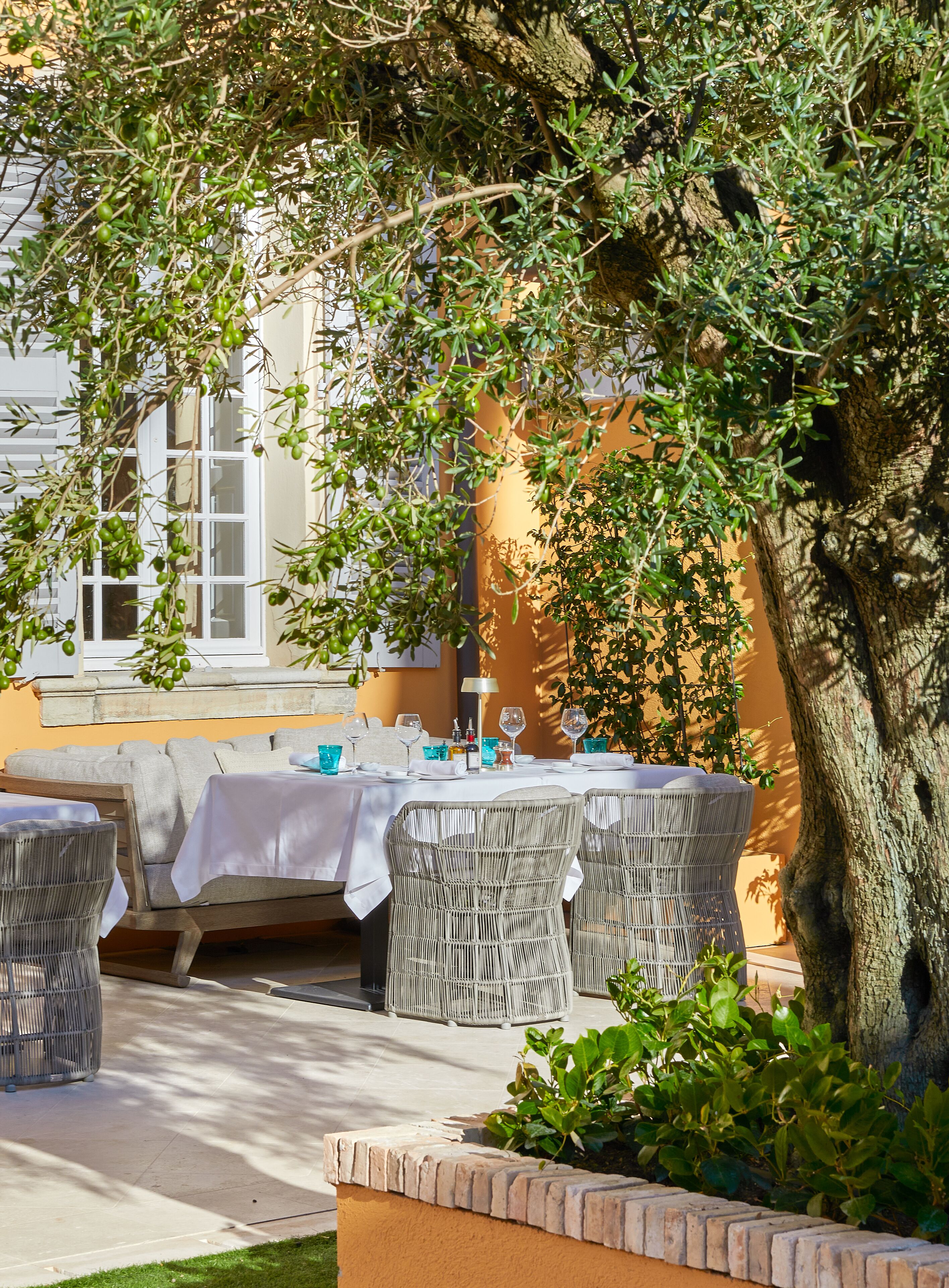 italian cuisine, pool views