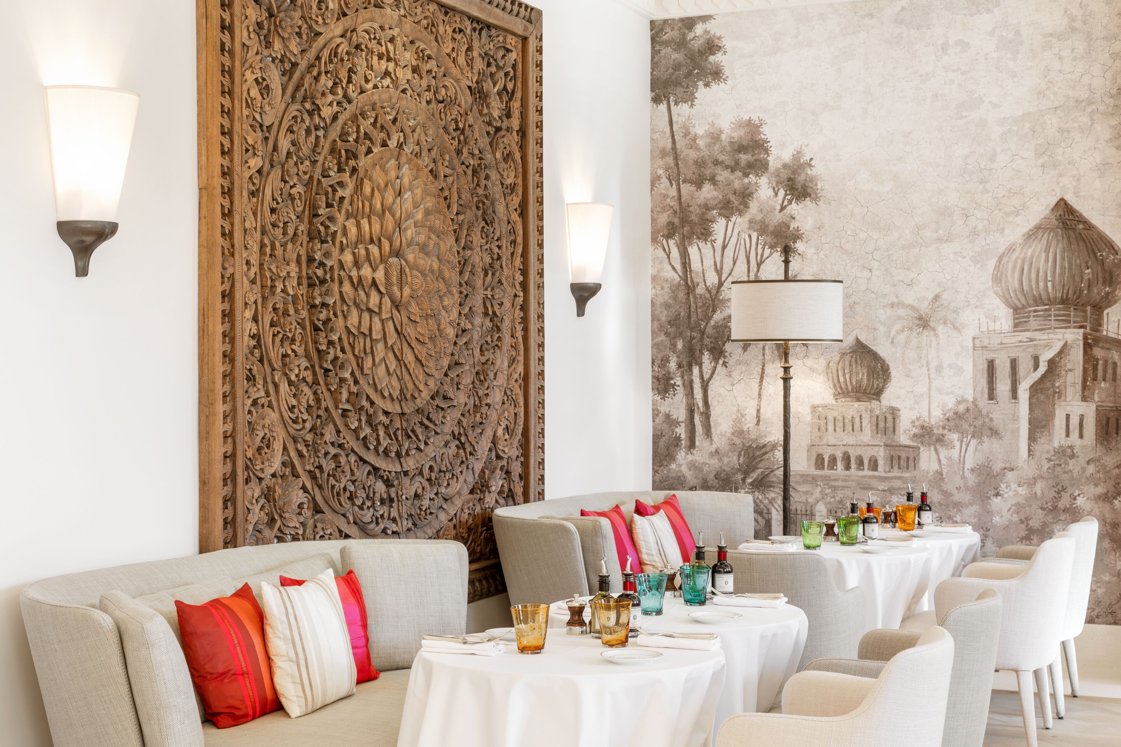 Spécialités Cuisine méditerranéenne, vue sur la piscine 