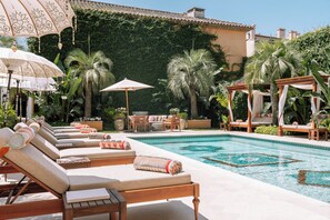 Outdoor pool, open 7:30 AM to 7 PM, pool umbrellas, pool loungers - Airelles Pan Dei Palais (Saint-Tropez)