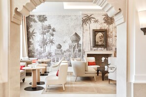 Spécialités Cuisine méditerranéenne, vue sur la piscine 