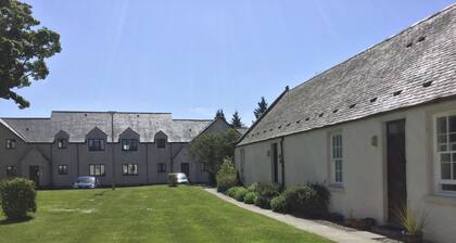 Inverness Apartments - Courtyard