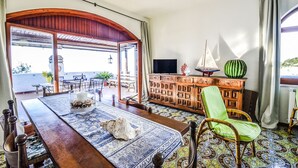 Apartment, 2 Bedrooms | In-room dining - Casa Marisa (Massa Lubrense)