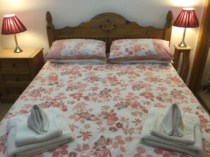 2 habitaciones, tabla de planchar con plancha y wifi gratis 