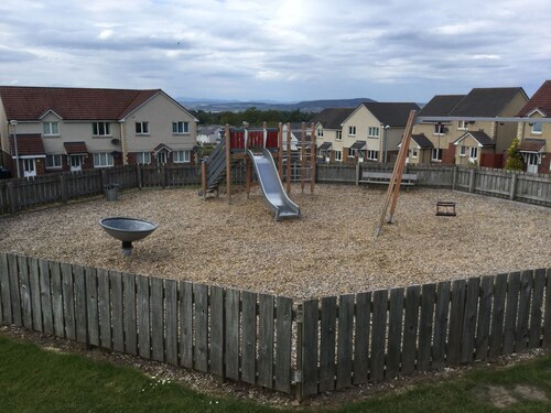 Inverness Apartments - Morning Field