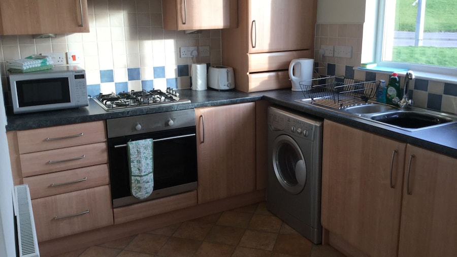 Inverness Apartments - Morning Field