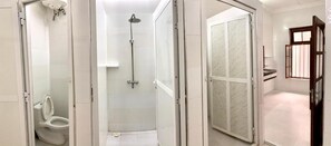 Shower, towels