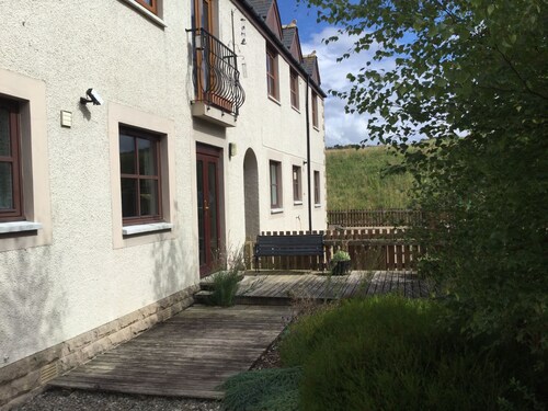 Inverness Apartments - Golf View