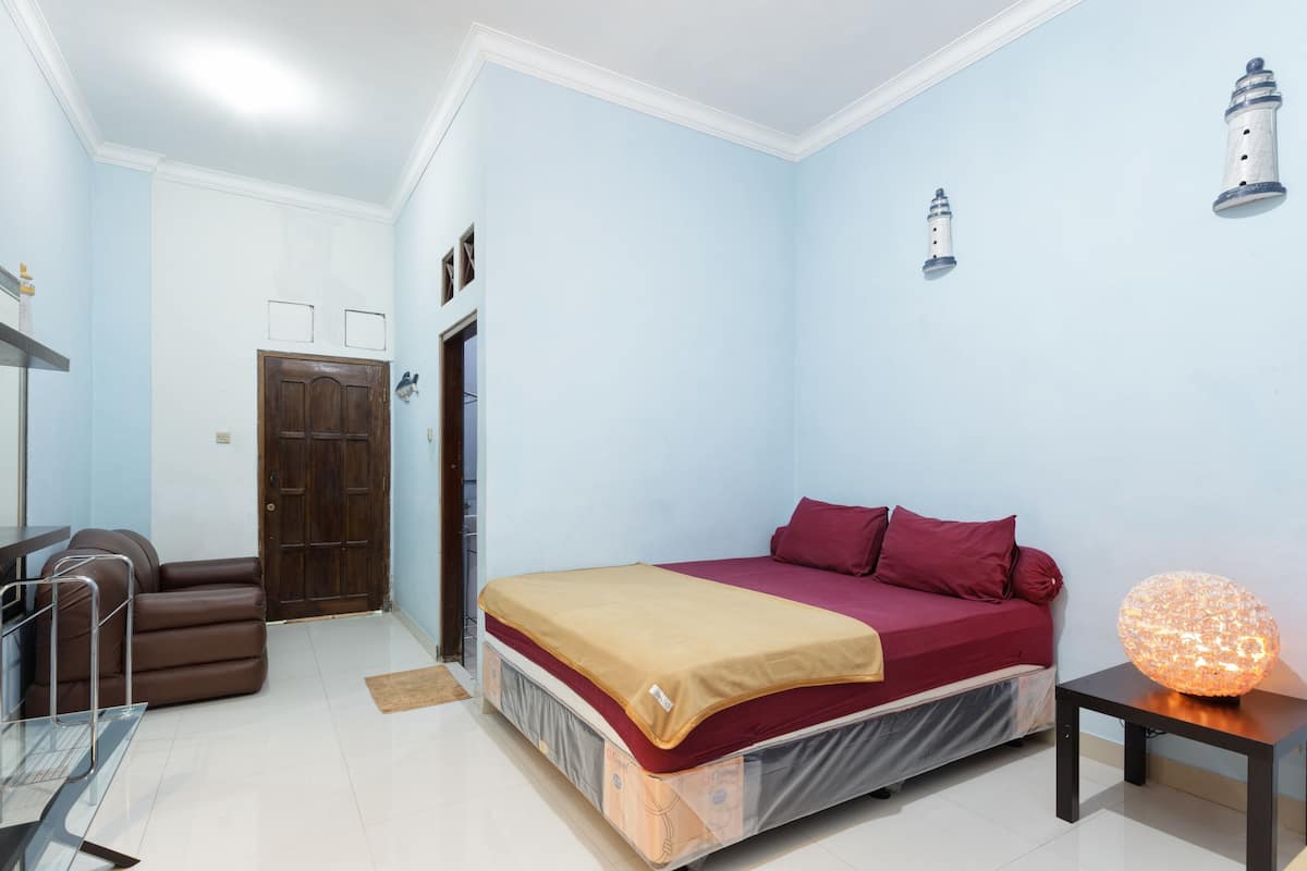 Quadruple Room, 2 Bedrooms, Non Smoking | Desk, iron/ironing board, free WiFi