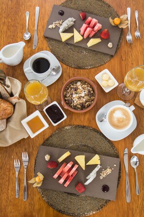 Free daily full breakfast  - Vista del Angel Hotel Boutique (Quito)