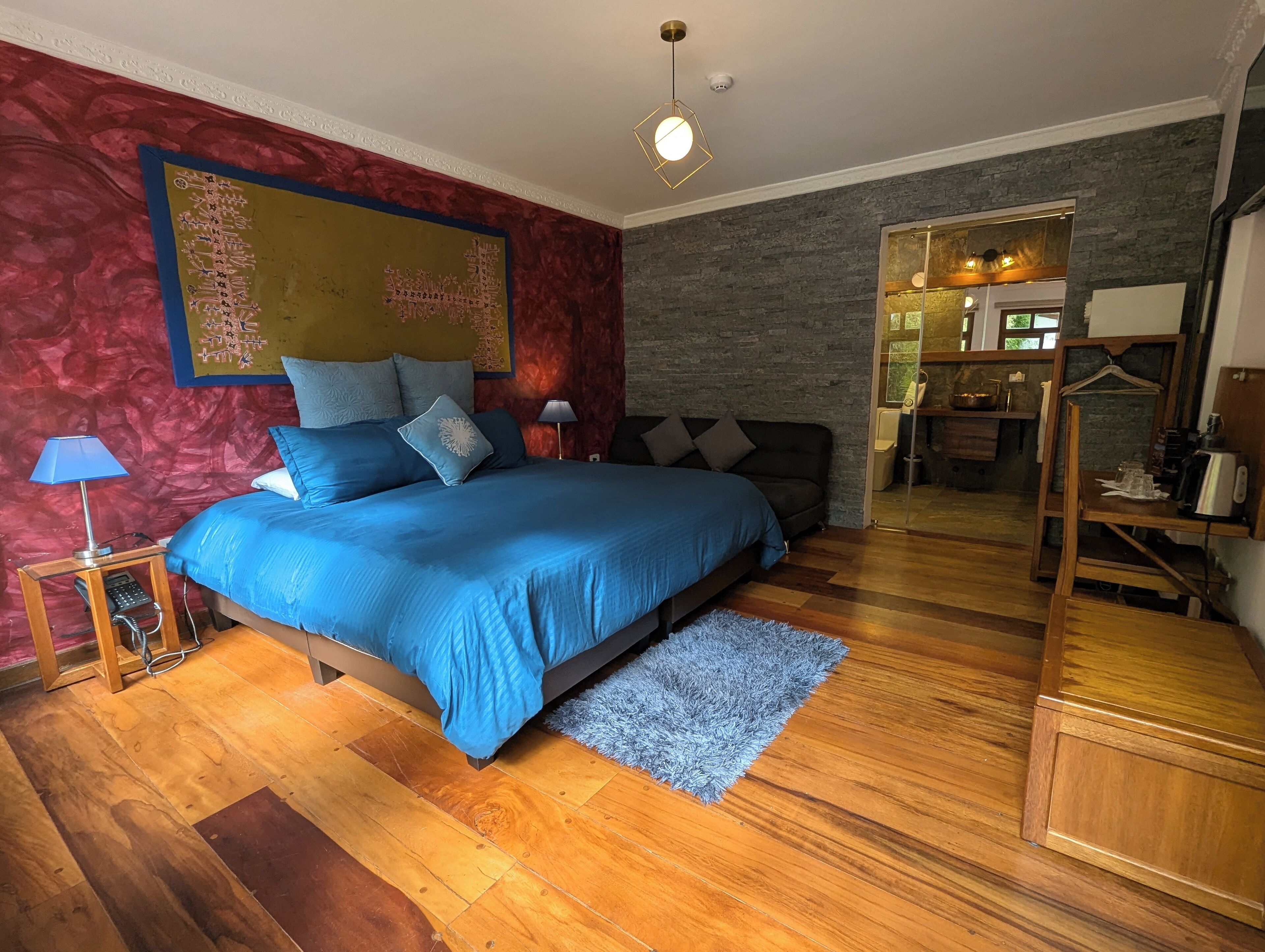 Wi-Fi gratuit, décoration personnalisée, ameublement personnalisé