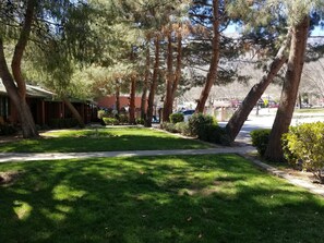 Courtyard - Kernville Inn (Kernville)