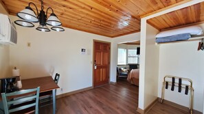 Studio Suite, 1 King Bed, Kitchenette | In-room dining - Kernville Inn (Kernville)