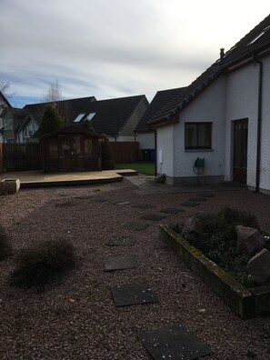 Property grounds - Inverness Apartments - West Heather (Inverness)