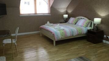 Apartment | 5 Schlafzimmer, Schreibtisch, Bügeleisen/Bügelbrett, kostenloses WLAN