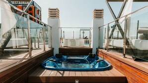 Outdoor spa tub - Málaga Nostrum (Malaga)