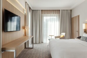 Habitación estándar, 1 cama de matrimonio | Caja fuerte, escritorio, espacio para trabajar con un portátil