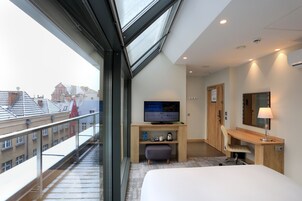 Kamar, 1 Tempat Tidur Queen, balkon | Seprai premium, brankas, tirai kedap cahaya, dan kedap suara