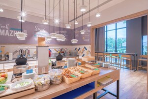 Free daily buffet breakfast